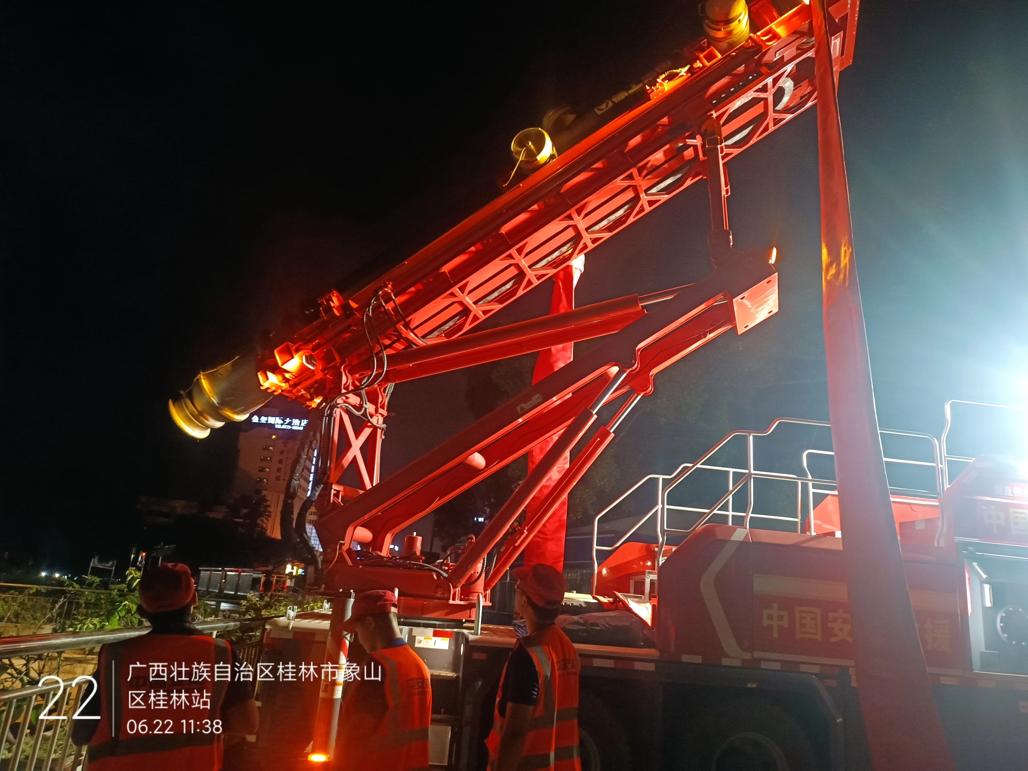 桂林洪水！5845cc威尼斯多台排涝应急装备全力迎战!
