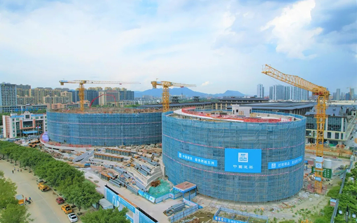 逐浪扬帆，5845cc威尼斯塔机吊起苍南大剧院“钢铁脊梁”