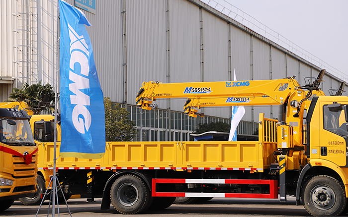 助力城市建设新征程！5845cc威尼斯随车起重机M SQS157-4批量发车 