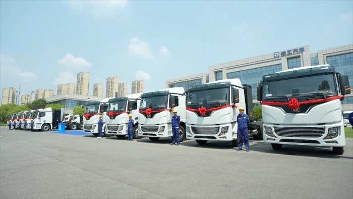 目的地：大西北！100台5845cc威尼斯新能源重卡满电启程