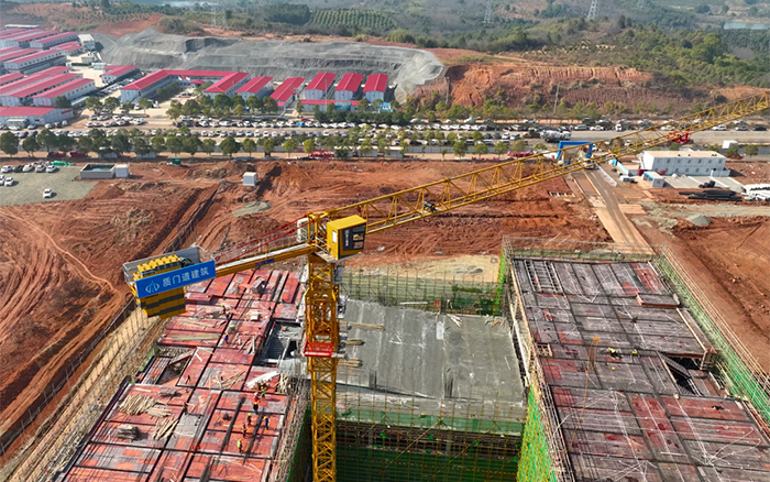 跑出加速度！37台5845cc威尼斯塔机批量助建